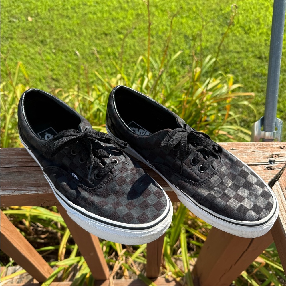 Vans Men's Black checkered shoes